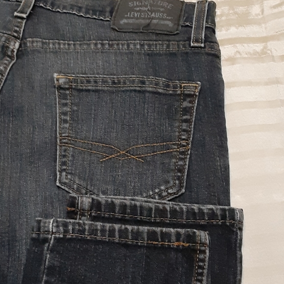 SIGNATURE LEVI'S SKINNY , STRETCH SIZE 30 WOMENS - Picture 7 of 8